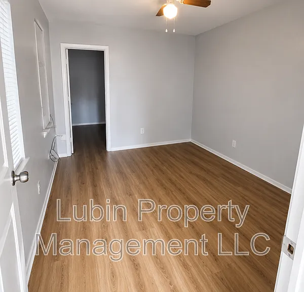 2455 Douglass Ave — Photo 4