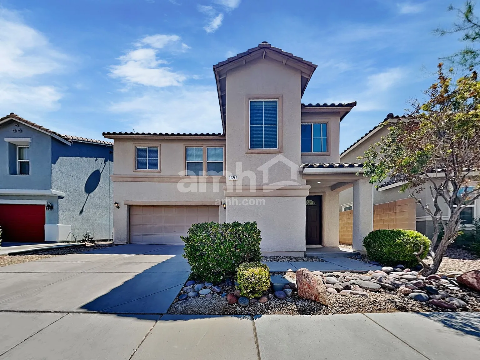 4 bed, 2.5 bath, 2543 sqft, $2,555 — Photo 1