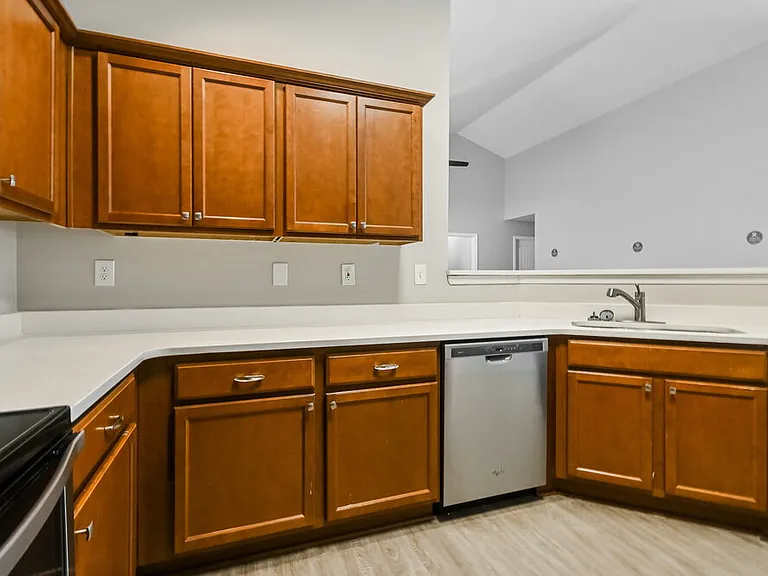 2932 S Hartland Dr — Photo 7