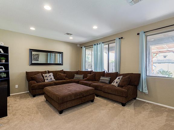 5th image of 39814 N Iron Horse Way
