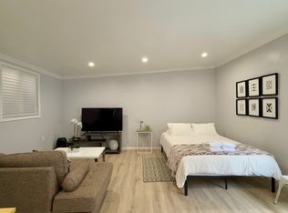 1230 N Gardner St #B, Los Angeles, CA 90046