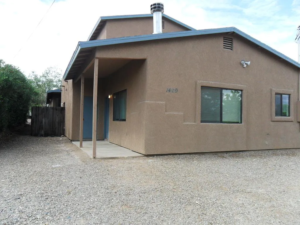 1409 E Lee St — Photo 1