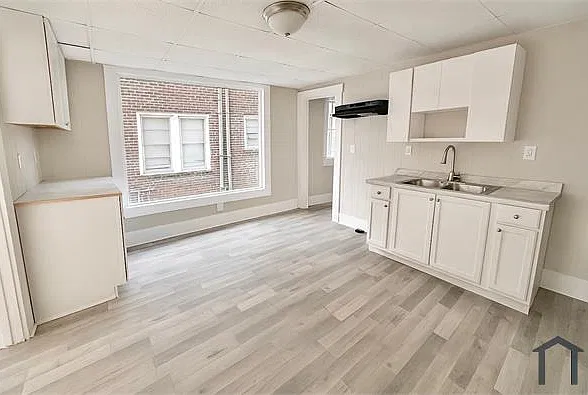2 bed, 1000 sqft, $800 — Photo 2