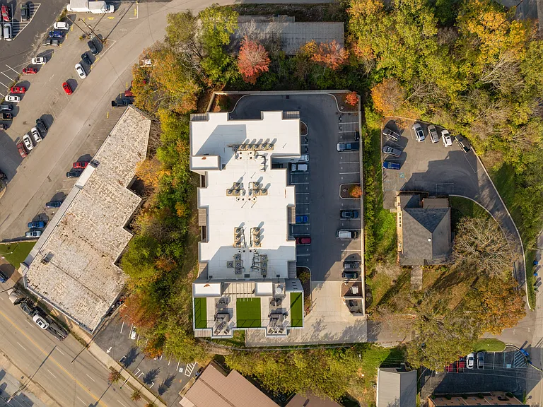 411 Fairpoint St #306 — Photo 36