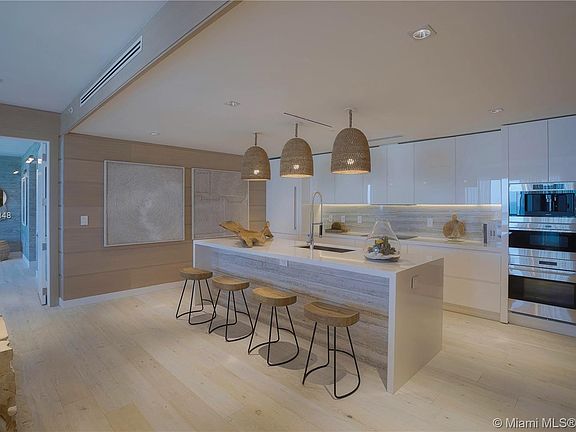 3rd image of 102 24th St #Penthouse 1707