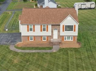 136 Central Ridge Ct, Clemmons, NC 27012