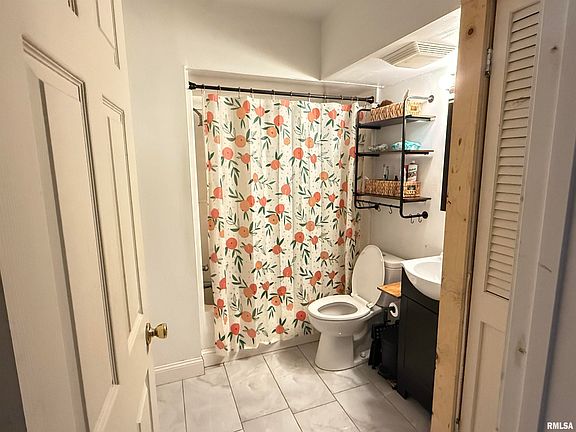 5th image of 22 Fox Ct