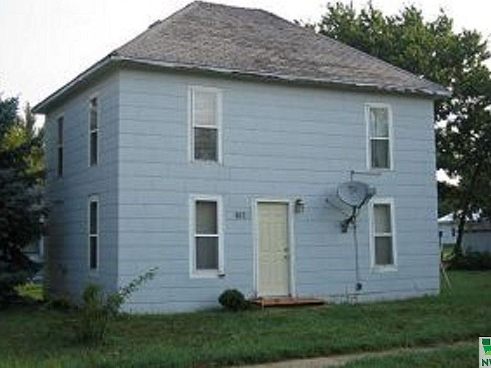 1st image of 303 Brule St