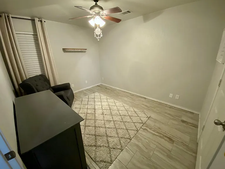 4706 Stonehaven Dr — Photo 11