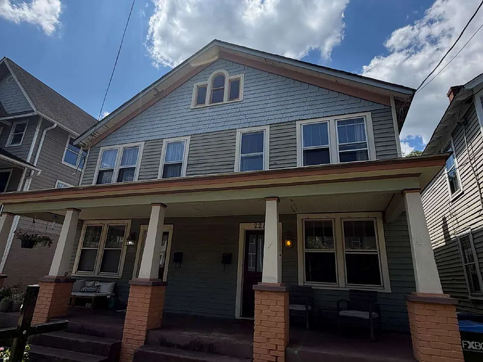 228 Charles St