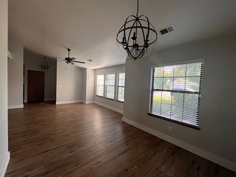 540 N Peppertree St — Photo 5