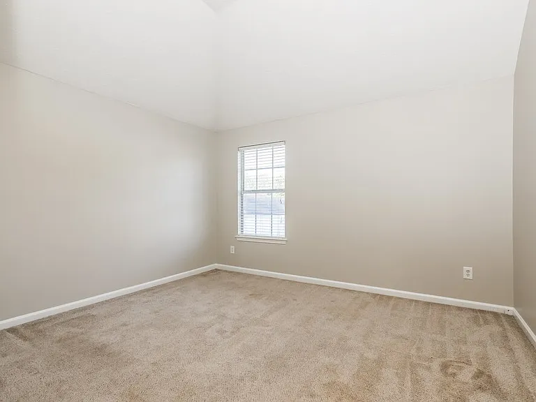 2432 Wood Bend Ln — Photo 15