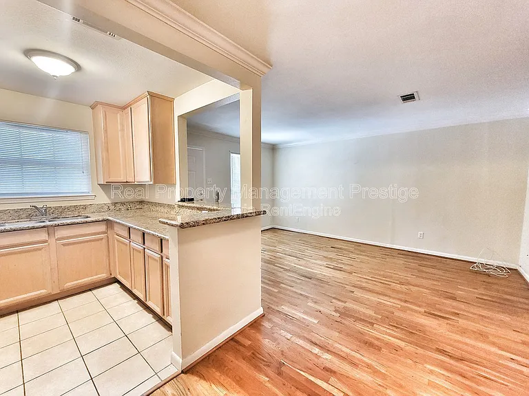 1523 Heights Blvd #13 — Photo 3