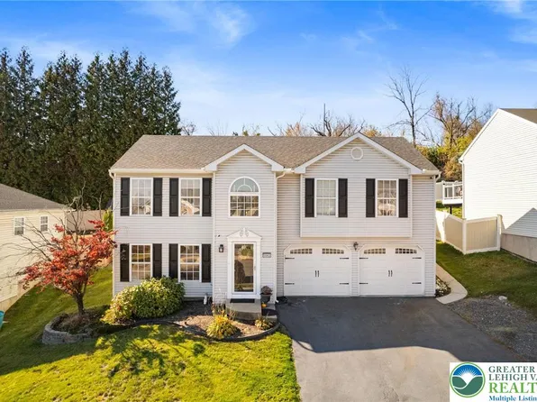 5043 Foxdale Dr, Whitehall, PA 18052