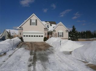113 Squires Ln, Chardon, OH 44024