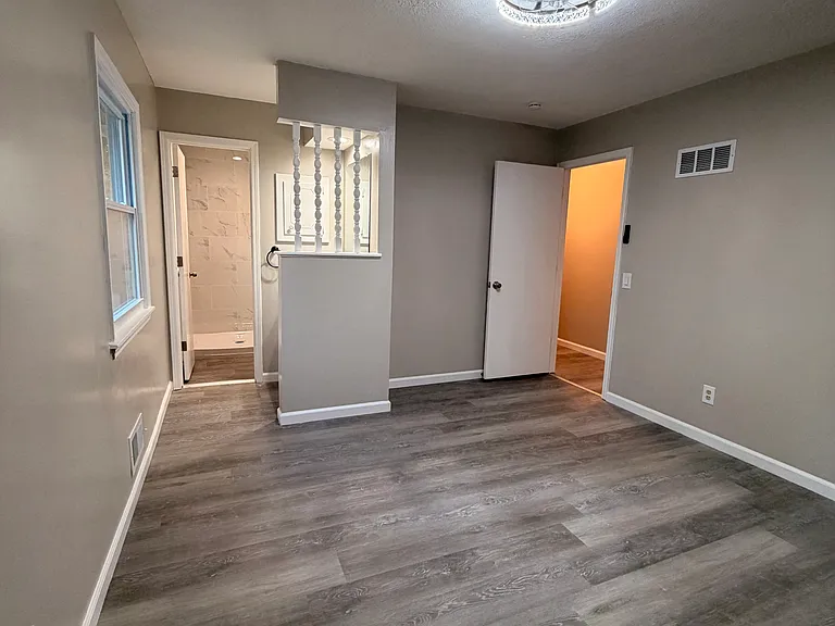 1632 S Kenwood St — Photo 12