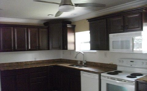 4th image of 2210 Lakeview Dr