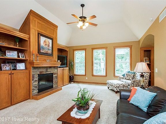 5th image of 10620 NW Woods Ln
