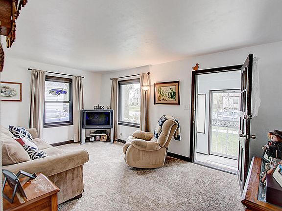 3rd image of 7015 W Dreyer Pl
