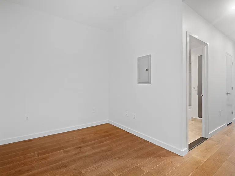 28-18 Steinway St #305 — Photo 2