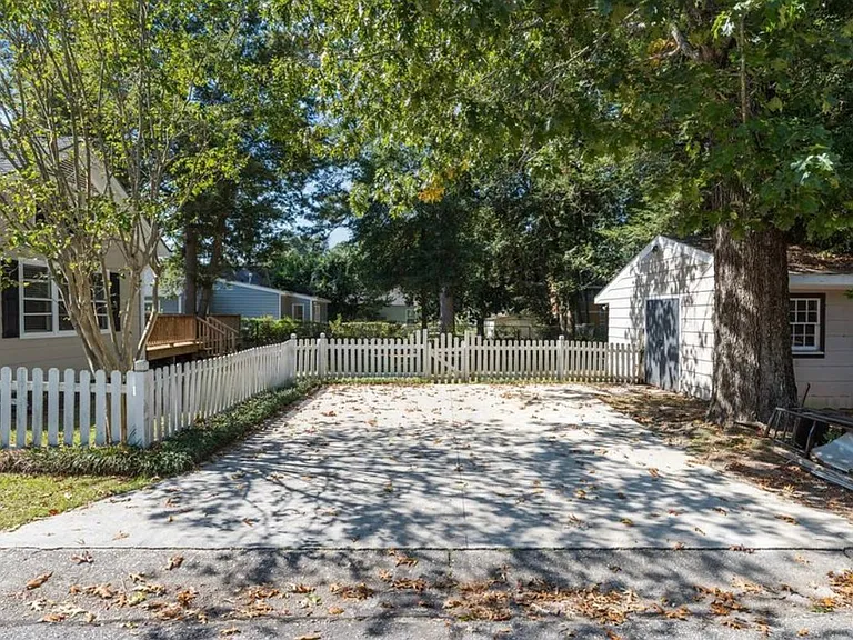 400 Rush Rd — Photo 32
