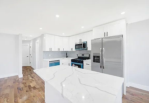 2nd image of 11144 144th St