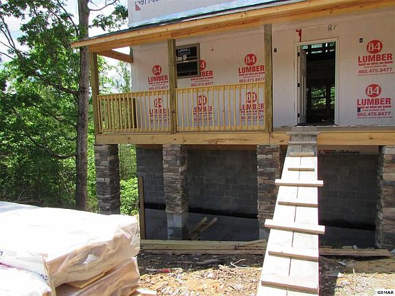2nd image of 2806 Alexander Pl Lot 9