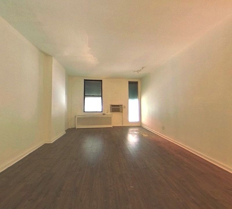 2nd image of 18 E 33rd St #2AA