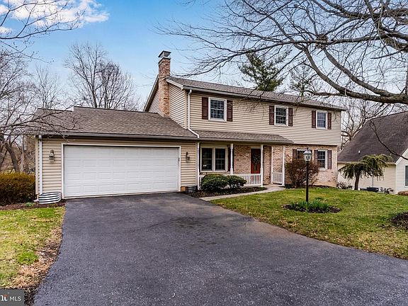 2nd image of 613 Fairway Dr