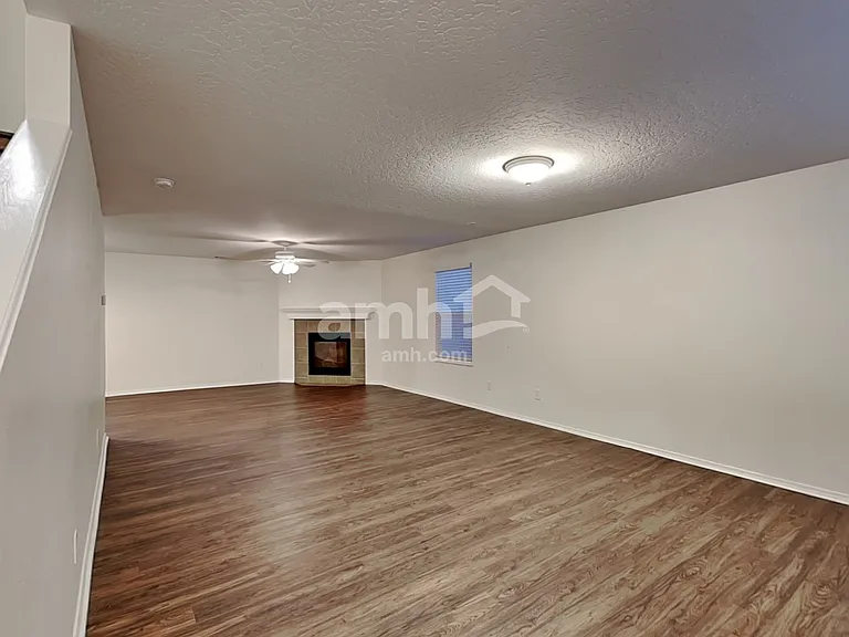 1211 N Cambrick Dr — Photo 6