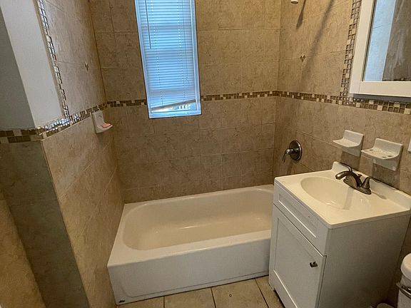 5th image of 1062 W Side Ave APT 46