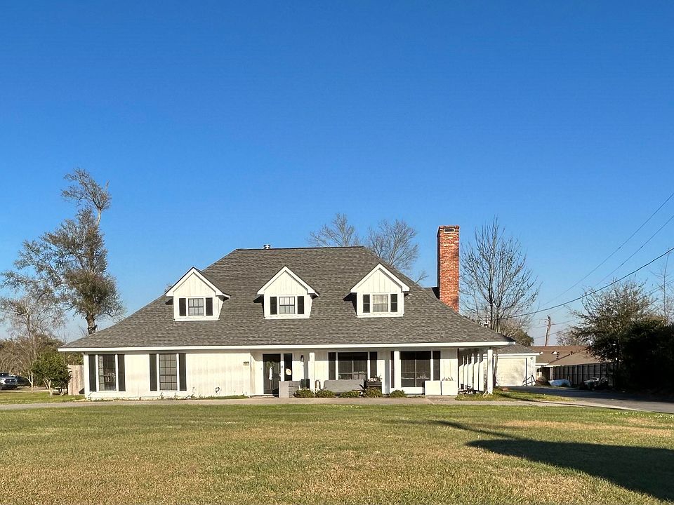 1st image of 4001 Lake St