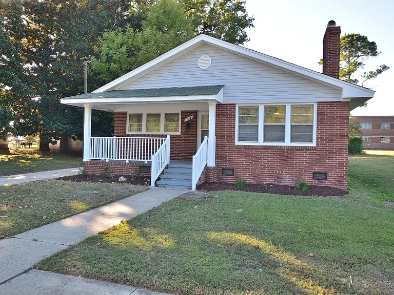 738 Atlantic Ave — Photo 3