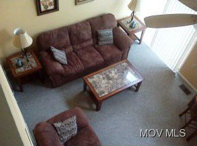 3rd image of 621 Virginia St APT 12)