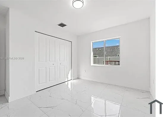 3 bed, 1169 sqft, $2,800 — Photo 3