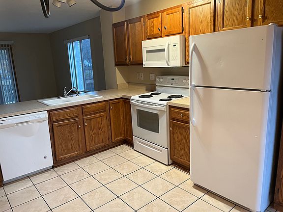 2nd image of 2943 Wurtsboro Ln #2945