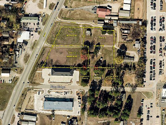 3rd image of 511 Pine Ridge Dr