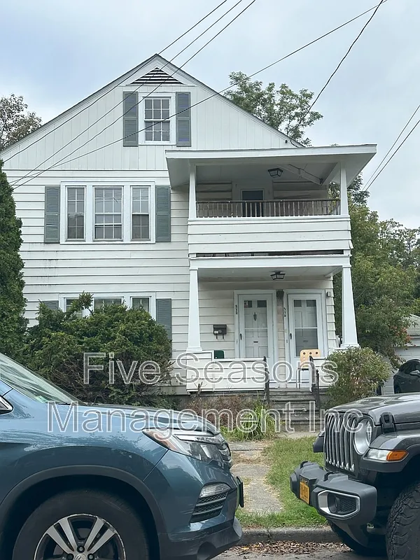 3 bed, 1.0 bath, 1000 sqft, $3,300 — Photo 1