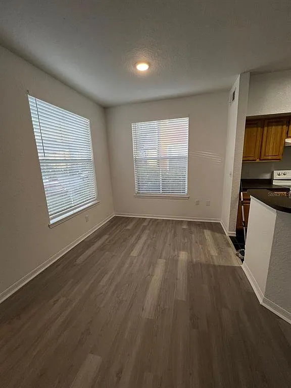 2 bed, 2.0 bath, 1077 sqft, $1,650 — Photo 4