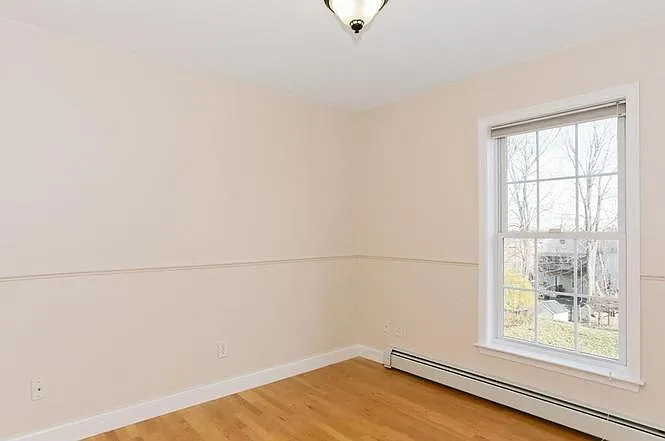 24 Burrell St — Photo 8