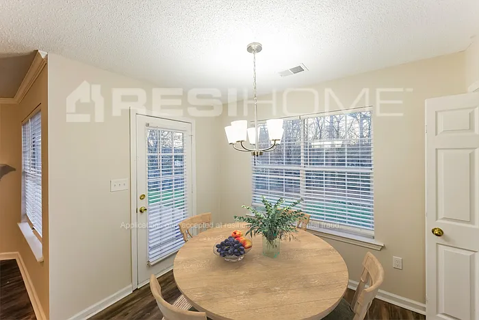 1324 Royalty Dr — Photo 5