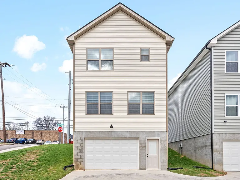 700 Crossland Ave — Photo 23