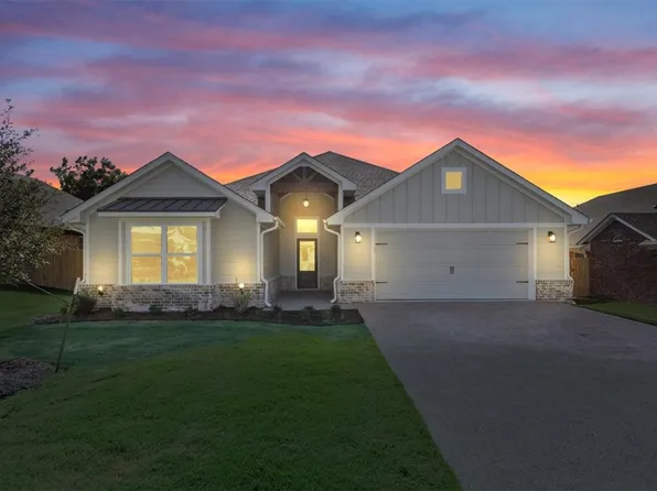 10405 Fallen Leaf Dr, Waco, TX 76712