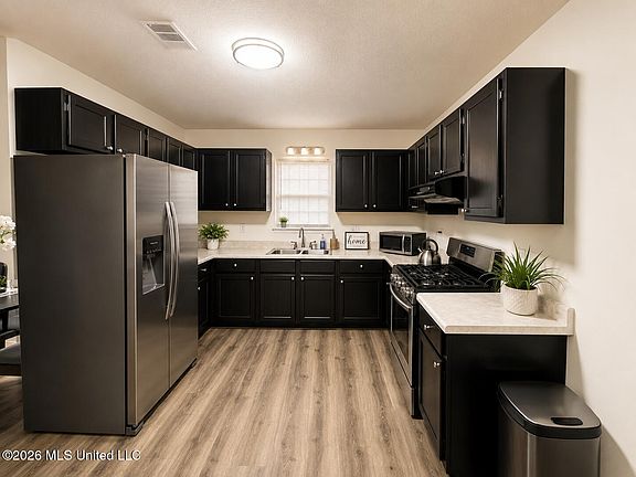 4th image of 618 Campbell St