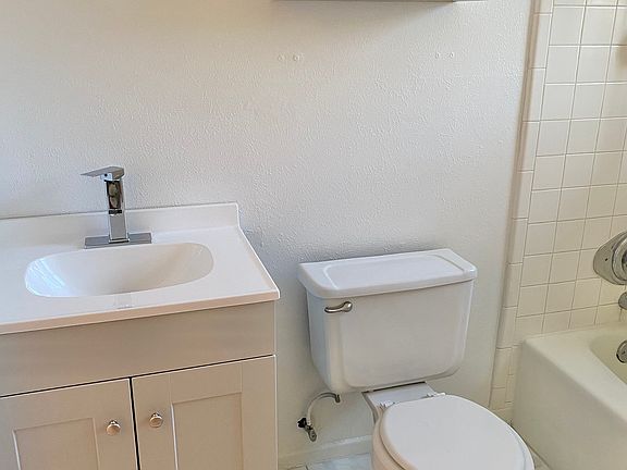 5th image of 2128 74th St