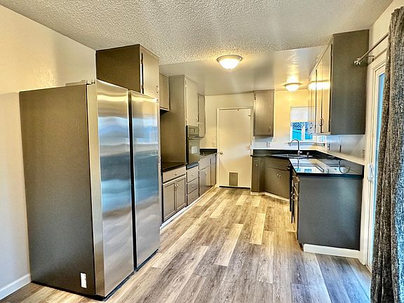 4th image of 333 S Fair Oaks Ave APT 14