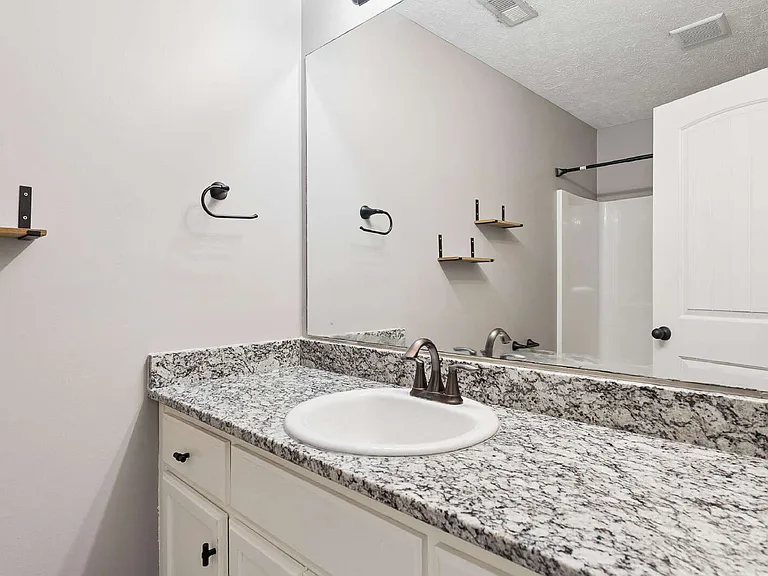 4828 Octavia St — Photo 22