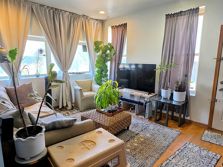 1542 W Wabansia Ave #1 — Photo 3
