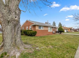 30336 Windsor St, Garden City, MI 48135