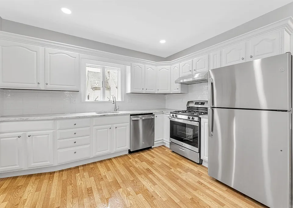 221 Belgrade Ave #2